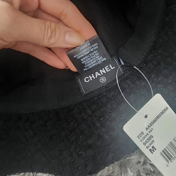 Chanel tweed hat - Picture 3 of 4